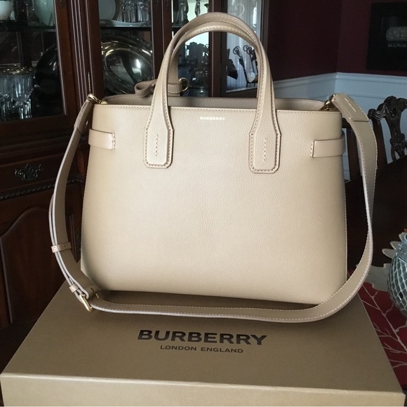 Burberry Medium Banner Bag in Camel - NWOT Authentic - Picture 2 of 11